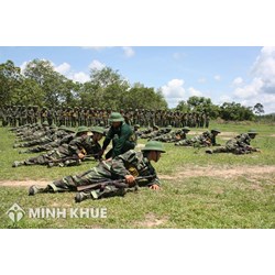 Chế độ đối với viên chức đi nghĩa vụ quân sự như thế nào ? Điều kiện khi tự nguyện nhập ngũ ?