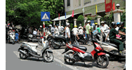 Đỗ xe dưới lòng đường bị phạt bao nhiêu tiền ? Mức phạt ô tô dưới lòng đường trong khu vực thu phí