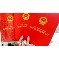 Xin hỏi về vấn đề đứng tên trong Giấy chứng nhận quyền sử dụng đất ?