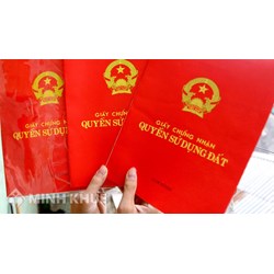 Xin hỏi về vấn đề đứng tên trong Giấy chứng nhận quyền sử dụng đất ?