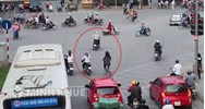 Đi xe đạp điện, xe máy, ô tô vượt đèn đỏ bị phạt bao nhiêu tiền ?