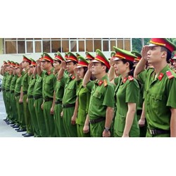 Ông nội từng là lính Ngụy thì có đủ điều kiện kết hôn với công an?