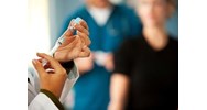 Nghỉ ốm đau có được hưởng lương không?