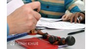 Thủ tục thay đổi họ của con từ của mẹ sang họ cha?