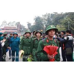 Tai sao học sinh cấp 3 lại có giấy mời tham gia nghĩa vụ quân sự?