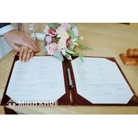 Vợ chồng được cấp bao nhiêu bản giấy chứng nhận đăng ký kết hôn khi đăng ký ? Làm mất giấy kết hôn có được cấp lại ?