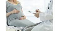 Công ty có quyền không ký hợp đồng lại với phụ nữ đang mang thai không ? Hình phạt với hình thức này thế nào ?