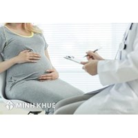 Công ty có quyền không ký hợp đồng lại với phụ nữ đang mang thai không ? Hình phạt với hình thức này thế nào ?