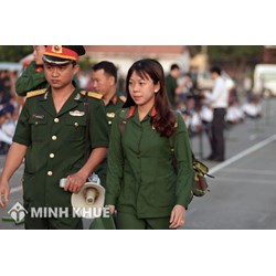Mới 17 tuổi còn đang đi học có phải đi đăng ký nghĩa vụ quân sự không?
