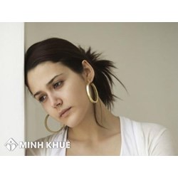 Mẹ em muốn đơn phương ly hôn nhưng nếu bố em không chịu ra tòa thì mẹ em có được tòa giải quyết cho ly hôn không ạ ?