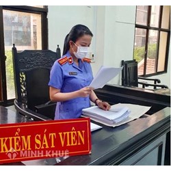Lấy vợ làm kiểm sát