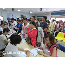 Nhận trợ cấp thất nghiệp có bắt buộc cần sổ hộ khẩu hay sổ tạm trú hay không?