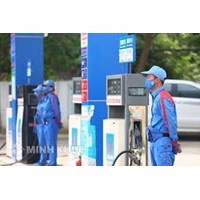 Khoảng cách tối thiểu giữa hai trạm xăng dầu như thế nào?