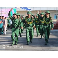 Nhà có 2 anh em thì có phải đi nghĩa vụ quân sự cùng lúc không?
