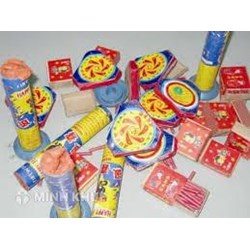 Mua bán pháo nổ, pháo hoa thì bị tội gì?