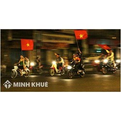 Đua xe trái phép, cổ vũ đua xe bị phạt tiền hay phạt tù?