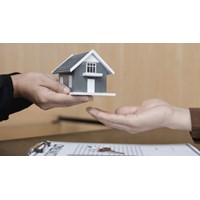 Quyền và nghĩa vụ của người thuê nhà ở công vụ được quy định như thế nào?
