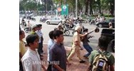 Không ra trình diện cảnh sát sẽ bị áp giải ?