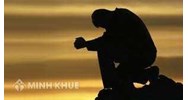Phân biệt tội bức tử và tội xúi giục hoặc giúp người khác tự sát?