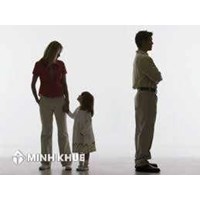 Sau khi ly hôn vợ có quyền cấm chồng đến thăm con hay không?
