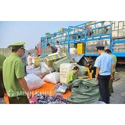 Đội quản lý thị trường có được phép dừng xe để kiểm tra không?