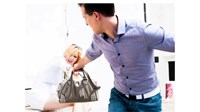 Phân biệt tội trộm cắp tài sản và tội công nhiên chiếm đạt tài sản?