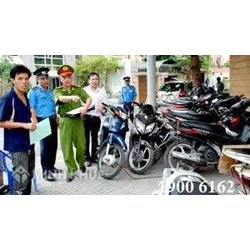 Bị bắt khi để xe dưới lòng đường có đúng không?