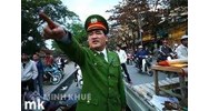 Công an phường có quyền kiểm tra giấy tờ xe máy khi xe không lưu thông ?