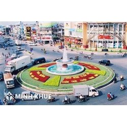Đi xe qua vòng xuyến có phải bật xi nhan không?