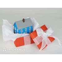 Đất đứng tên mẹ có phải chia cho con riêng của bố không ?