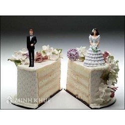 Vợ vắng mặt tại phiên tòa có giải quyết vụ án ly hôn không? Quyền thăm con sau ly hôn?