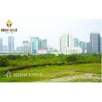 Bố mẹ có thể làm thủ tục chuyển nhượng đất đang ở cho một đứa con không ?