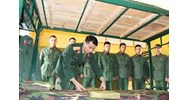 Điều kiện trở thành quân nhân dự bị hạng hai và phục vụ lâu dài trong công an, quân đội?