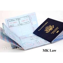 Tư vấn về việc nhờ người đi lấy hộ chiếu bị giữ giấy tờ ?