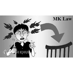Hình phạt đánh người gây thương tích trong trạng thái tinh thần bị kích động mạnh ?
