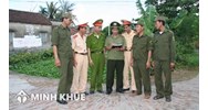 Công an xã có được phép bắt dừng xe kiểm tra giấy tờ không?