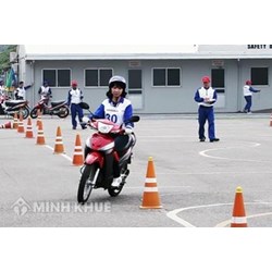 Xe múc có cần biển số không ? Thủ tục đăng ký cấp đổi biển số xe