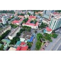 Uỷ ban nhân dân xã cấp giấy chứng nhận quyền sử dụng đất có đúng pháp luật không?