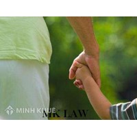 Ông bà không cho đón cháu có phạm pháp không ?