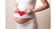 Giấy ra viện của con không có tên mẹ có được thanh toán?