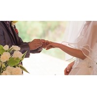 Tư vấn thủ tục đăng ký kết hôn với người nước ngoài và nhận nuôi con riêng ?