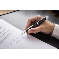 Tổng giám đốc ủy quyền cho Chủ tịch hội đồng quản trị?
