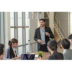 Ủy quyền của lãnh đạo như thế nào là hợp pháp?