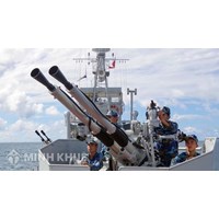Một mình đứng tên chủ hộ, bị cận thị, loạn thị thì có phải đi nghĩa vụ quân sự không?
