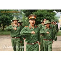 Anh trai là thượng úy thì có được hoãn nghĩa vụ quân sự không ? Sinh viên có phải nhập ngũ ?