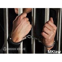 Không tố giác hành vi trộm cắp của người thân phạm tội gì?
