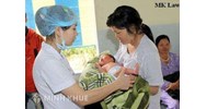 Nữ lao động nằm viện đến khi sinh thì có được hưởng thai sản ?