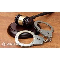 Hàng xóm bịt lối đi không cho ra đường lớn phải làm thế nào?