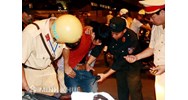 Khám người là gì ? Quy định mới nhất về việc khám người, khám chỗ ở, nơi làm việc