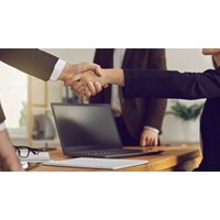 Tội lợi dụng ảnh hưởng đối với người có chức vụ quyền hạn để trục lợi